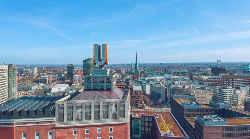 Blick auf Dortmunds Skyline mit dem U-Turm.