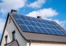 Einfamilienhaus mit großer Photovoltaikanlage auf dem Dach – perfekte Grundlage für den Sunny Tripower Smart Energy Wechselrichter